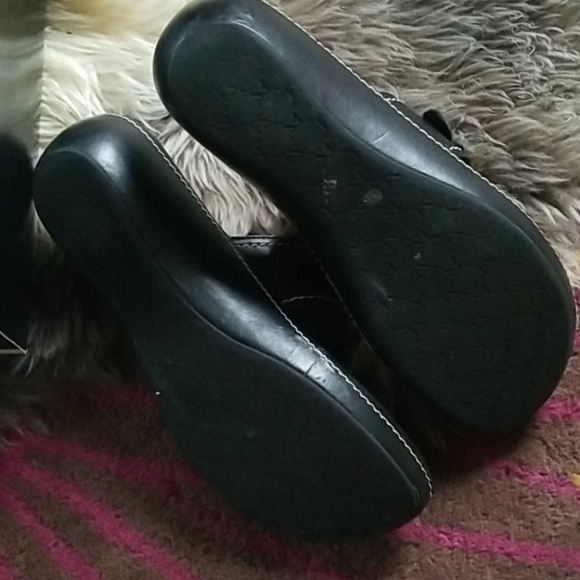 Sandals - Picture 3 of 3